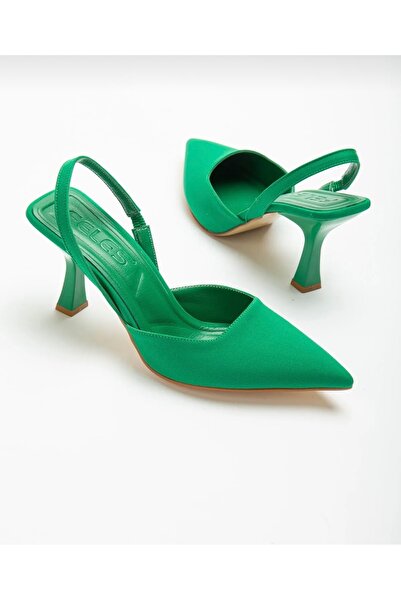 Hacıoğlu Ayakkabı حذاء بكعب طويل مفتوح من الخلف من مادة Serrace