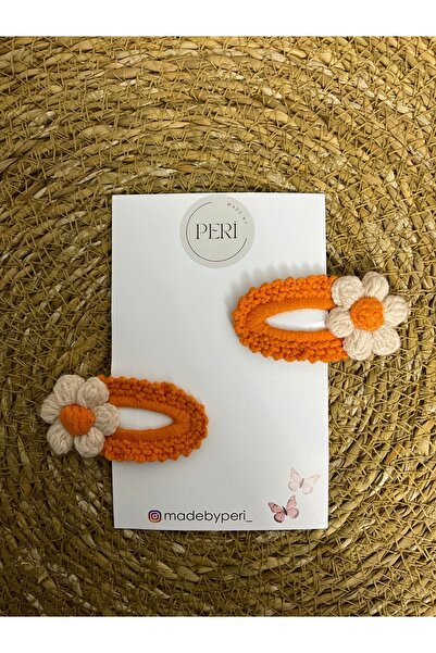 MADE BY PERİ Floor orange, a pair of snap buckles knitted with chamomiles ecr...