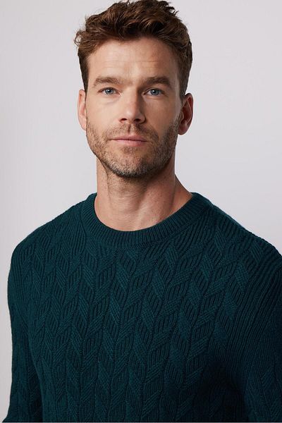 Tudors Slim-Fit Slim-Fit-Strickpullover für Herren mit Rundhalsausschnitt und Muster in Grün