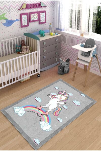 Bebişim Halı Sevimli Patenli Unicorn Gökkuşağı Desenli Çocuk Odası Halısı