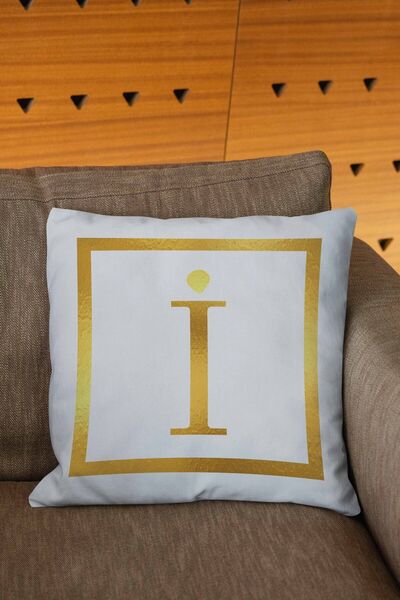 Şah Dekor Κάλυμμα μαξιλαριού με ριχτάρι σε λευκόχρυσο χρώμα