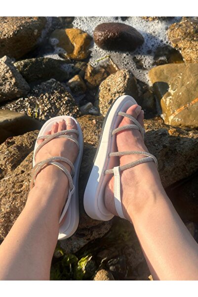 LİNEER Sandale de damă cu detaliu în piatră de culoare albă, fără toc