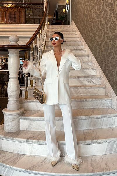 Paraf style White Women's Suit with Feather Detail