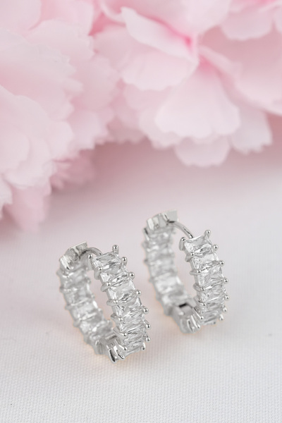 Richard Jewell Kadın Çelik Renk Atmaz Garantili Faturalı Küpe