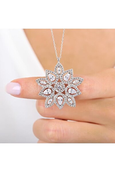 Mia Vento Pırlanta Montür Işıltılı Kraliçe Yıldızı Gümüş Kolye