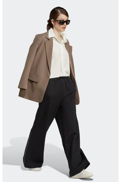 adidas بنطال رياضي نسائي أسود من Premium Essentials - مقاس واسع