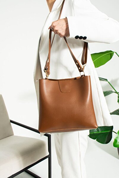 ARTON Women's Tan Three Compartment Hand and Shoulder Bag