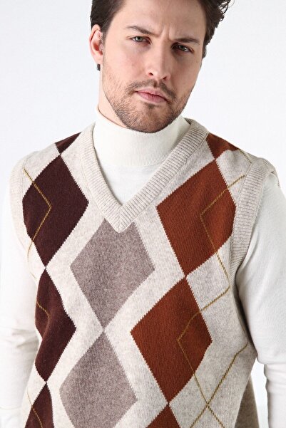 Ferraro Beige Diamond Patterned V-Neck Lamb Wool Men's Sweater