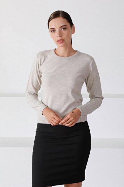 Ferraro Women's Beige Round Neck Knitwear Sweater