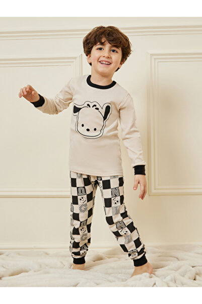 Styli Graphic Print T-Shirt & Checked Pyjama Set