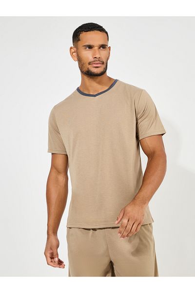 Styli Contrast V Neck T-Shirt & Short Set