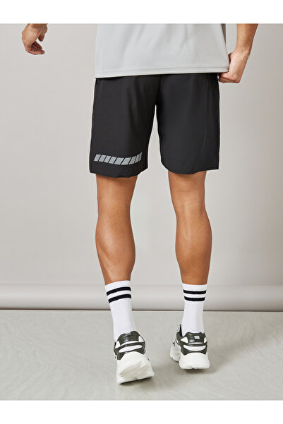 Styli شورت للتمرين بتفاصيل طباعة أمامية وخلفية