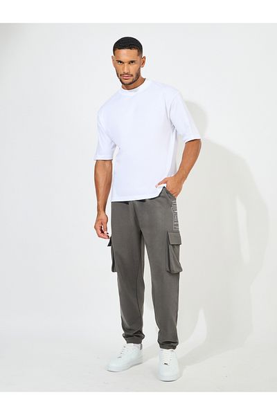 Styli Graphic Print Oversized Cargo Joggers