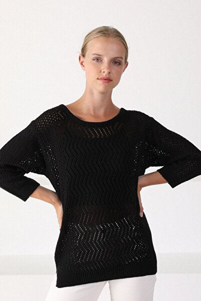 Ferraro Women's Black O-Neck Openwork Wool Knitwear Sweater