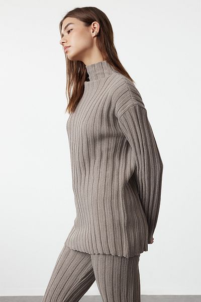 Trendyol Collection Mink kötöttáru alsó-felső szett - bordás nadrág és hasított részletek TWOAW24AU00013
