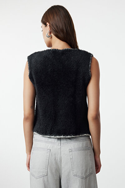 Trendyol Collection Furry Slim Fit Black Vest - TWOAW25YE00010