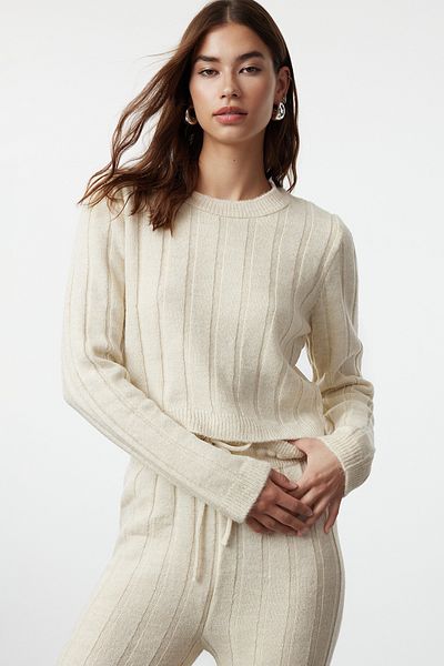 Trendyol Collection Puha textúrájú bézs Crop kötöttáru szett - TWOAW25AU00038