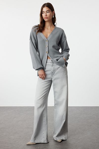 Trendyol Collection Gray V-Neck Knitwear Cardigan - TWOAW25HI00107