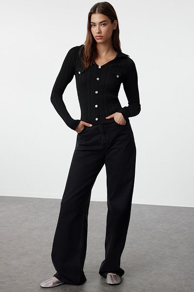 Trendyol Collection Czarny, cienki sweterek z golfem - TWOAW25KZ00036