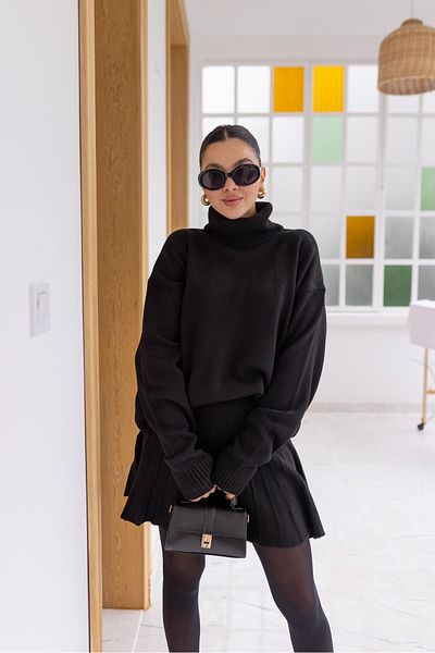 Askı Nişantaşı Schwarzes Rollkragenpullover-Rock-Set