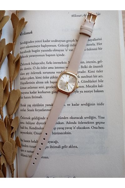 QUARTZ Beige Colored Minimal Design Women's Watch - Gold