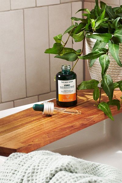 THE BODY SHOP سيروم فيتامين سي المركز لتفتيح البشرة 30 مل (10% فيتامين سي)