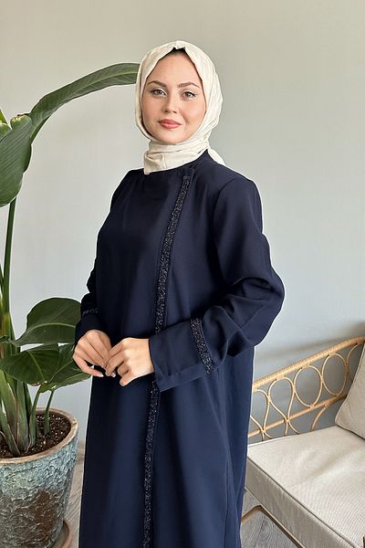 InStyle Tmavě modrá Ferace s kamenným detailem - límec a přední župan
