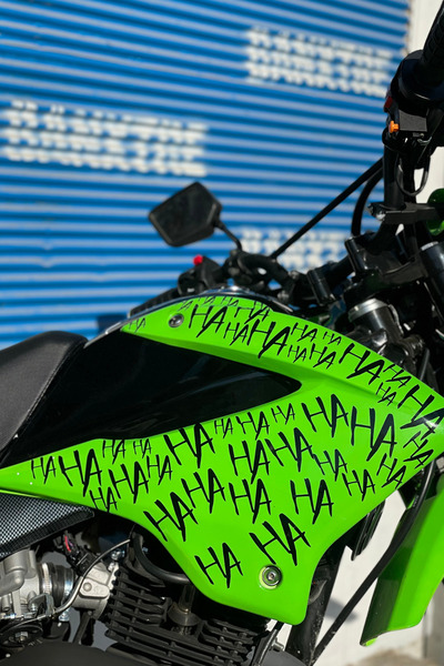 Banxtre Motor-Araba-Kask için Dekoratif Parlak Siyah Hahaha Sticker Etiket 15X30CM (32 Adet Ha Yazısı)