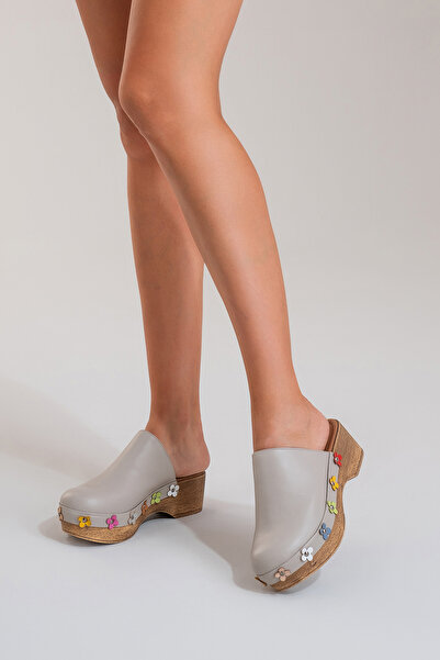 Zeynep Sıradağlı Сірі жіночі шкіряні капці Karania