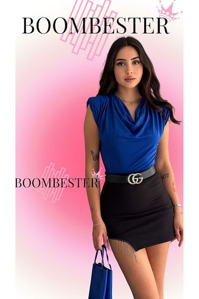 BoomBester Γυναικεία μπλε μπλούζα με πλισέ λαιμόκοψη ώμου με ντραπέ Sandy ύφασμα
