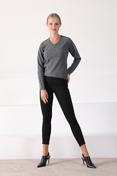 Ferraro Women's Smoked V-Neck Knitwear Sweater