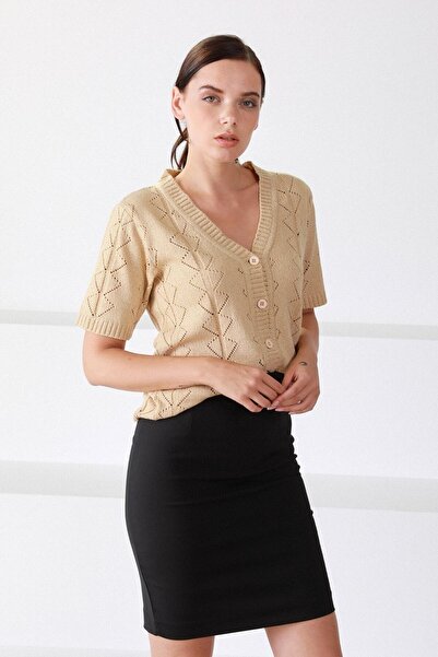 Ferraro Women's Camel V-Neck Buttoned Women's Knitwear Cardigan