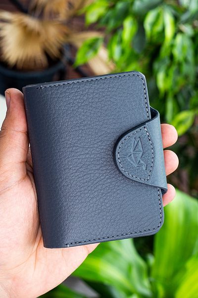 Garbalia Gray Unisex Lucerne Leather Wallet with Additional Card Holder