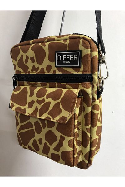 Differ Studio Giraffe Patterned Shoulder/Crossbody Bag