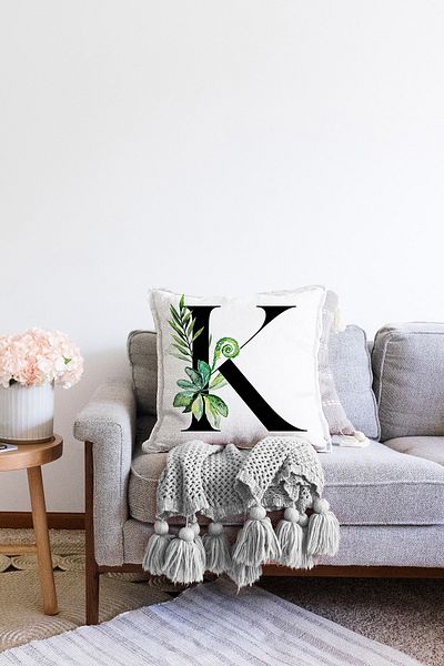 Realhomes Διπλής όψης Λευκό φόντο με μοτίβο φύλλου μαύρο γράμμα K Ψηφιακή τυπωμένη θήκη μαξιλαριού Raschel Throw