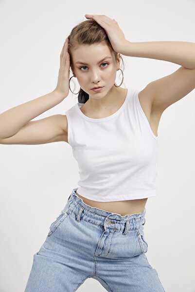 Arma Life تي شيرت نسائي أبيض بياقة دائرية بدون أكمام