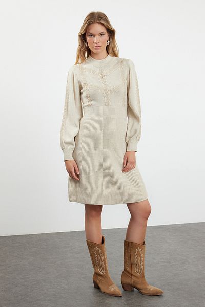 Trendyol Collection TWOAW22EL0011 Modell Beige Mini Strick Spitzenkleid
