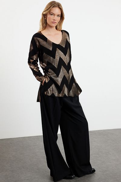 Trendyol Collection Pulover negru tricotat cu decolteu în V - Imprimat cu folie TWOAW24KZ00686