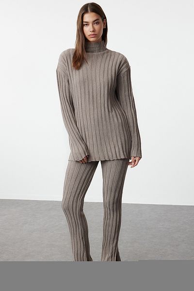 Trendyol Collection Mink kötöttáru alsó-felső szett - bordás nadrág és hasított részletek TWOAW24AU00013