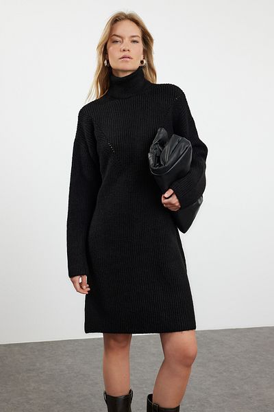 Trendyol Collection Černé mini svetrové šaty s měkkou texturou - stojáček Twoaw24El00058