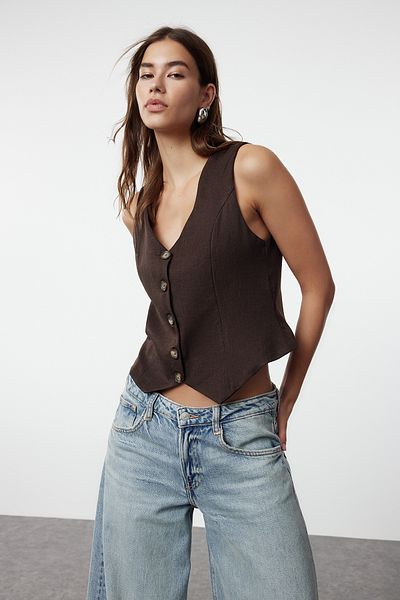 Trendyol Collection Кафява стандартна изрязана/къса тъкана жилетка Twoss22Ye0046