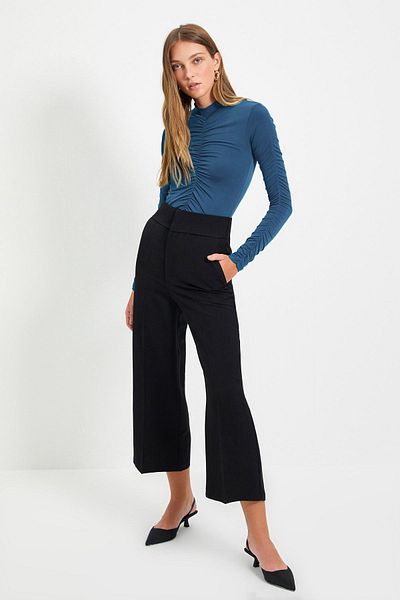 Trendyol Collection Indigo Slim összegyűjtött sztreccs kötött test kapcsokkal TWOAW20BD0052