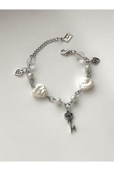 sleyshop Fairycore Pearl White Heart Key Beaded Handmade Bracelet