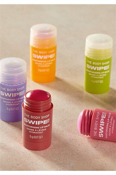 THE BODY SHOP Swipe It - Lip Cream Moisturizing Lip Balm 5 Gr Passionfruit