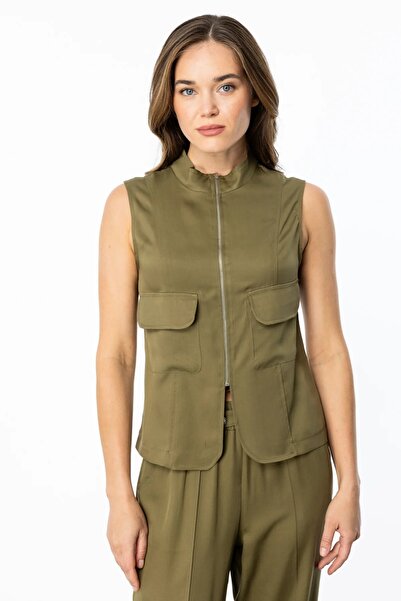 ON Стійкий комір - Елегантний жилет з застібкою