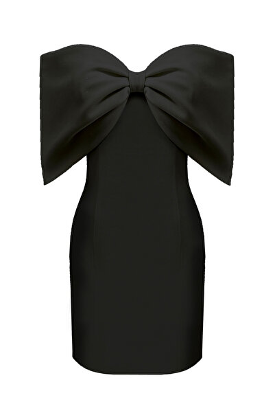 TARA COŞKUNTUNCEL Geniş Yaka Kurdele Detaylı Düşük Omuzlu Mini Abiye Elbise