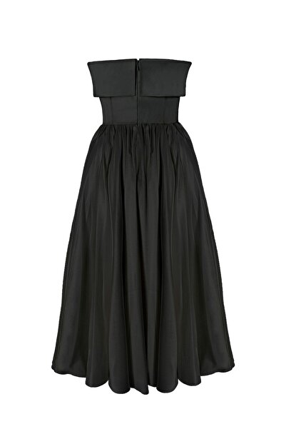 TARA COŞKUNTUNCEL Straplez Yaka Detaylı Kloş Midi Abiye Elbise