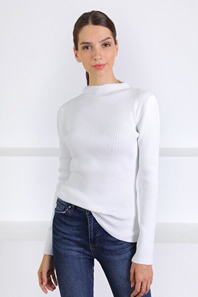 Ferraro Women's White Modern Collar Long Sleeve Knitwear Sweater