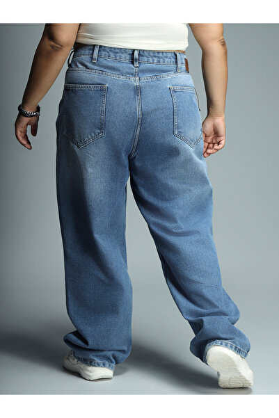 High Star By Styli Plus High Rise Light Wash Relaxed Fit Jeans