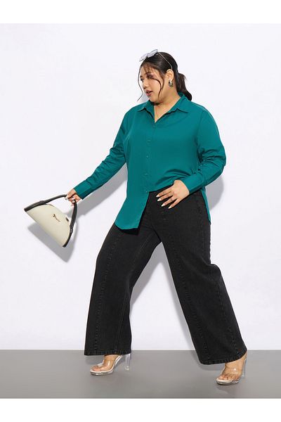 Sassafras By Styli Plus Solid Poplin Shirt with Full Button Closure